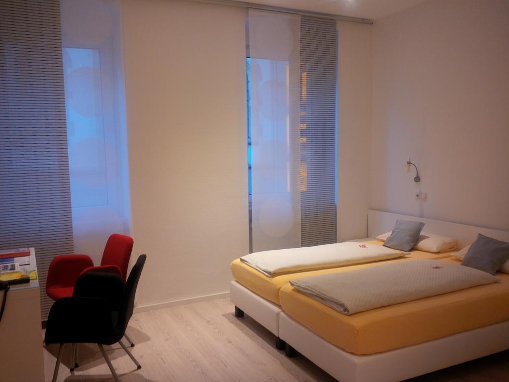 Hotel Barbarossa Karlsruhe Quarto foto
