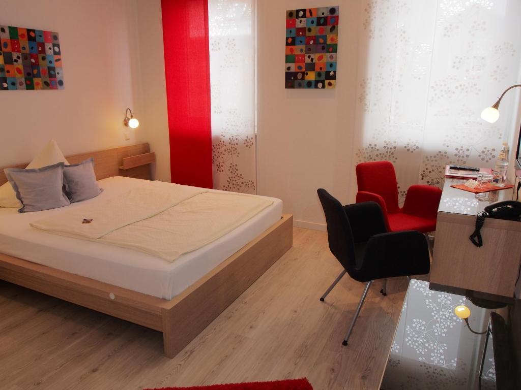 Hotel Barbarossa Karlsruhe Quarto foto